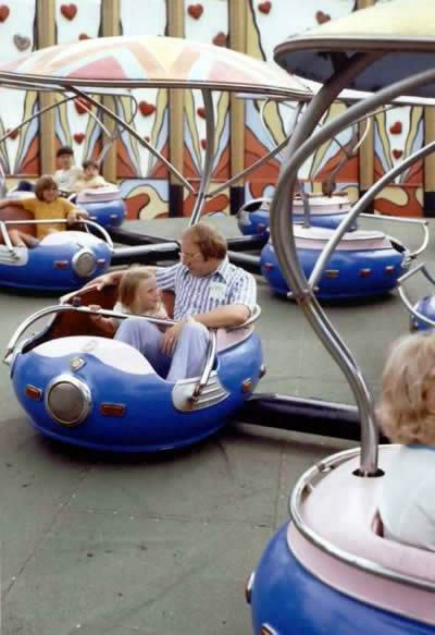 Edgewater Park - Old Family Pics (newer photo)